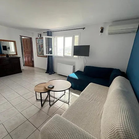 Blue House Apartment